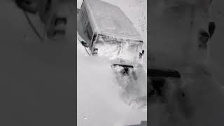 Download Lagu 4x4 stuck in deep snow MP3