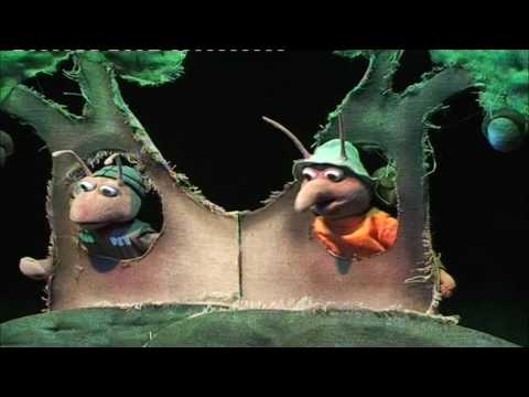 გაერთიანებული დემოკრატიული მოძრაობამ პატარებს თოჯინების თეატრში უმასპინძლა