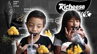 BELI SEMUA MENU MAKAN WARNA HITAM RICHEESE BLACK CHICKEN Review| Kuliner Anak Lucu | CnX Adventurers