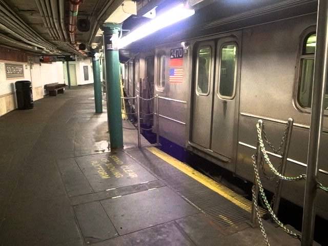 South Ferry Station Moving Platform - YouTube