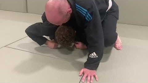 BJJ Turtle Defence: Roll over to side control