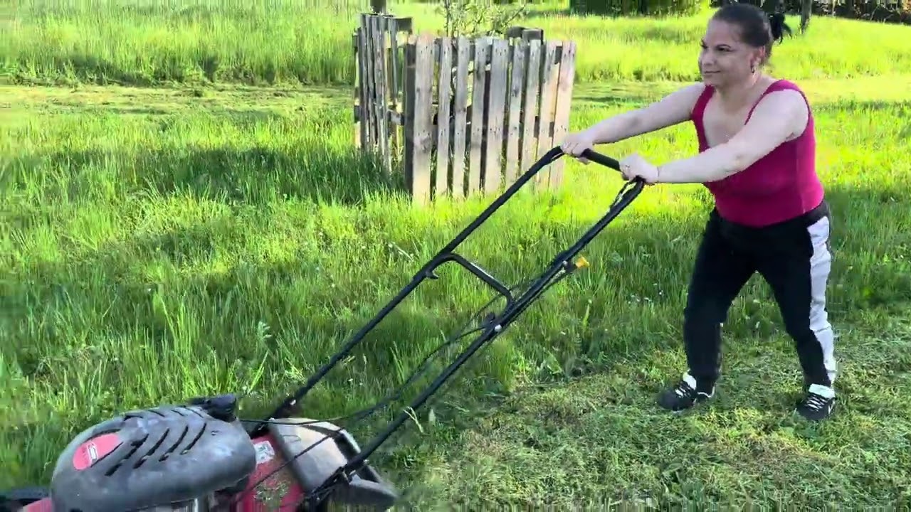 Am mers din nou la cosit iarba