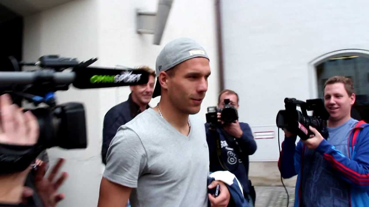 Nationalspieler Lukas Podolski verletzt - Untersuchung in München arsenal london transfermarkt