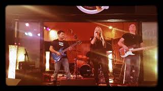 Innersha Performs Original "Beautiful Day" @ Session's On The River