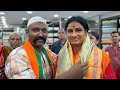 Hyderabad bjp madhavi latha election campaign at ghansi bazar  madhavi latha padayatra in old city