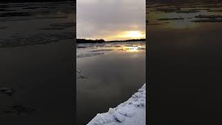 Зимняя рыбалка на реке Кан. Шуга идёт. Осень 2024 #поживёмполовим #кан #рыбалка #река #fishing