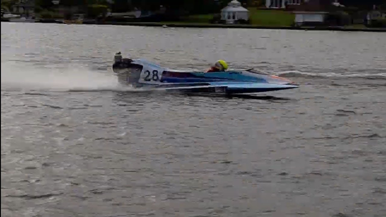Powerboat racing oulton broad Hydroplanes heat 2 YouTube Powerboat racing oulton broad Hydroplanes heat 2 YouTube