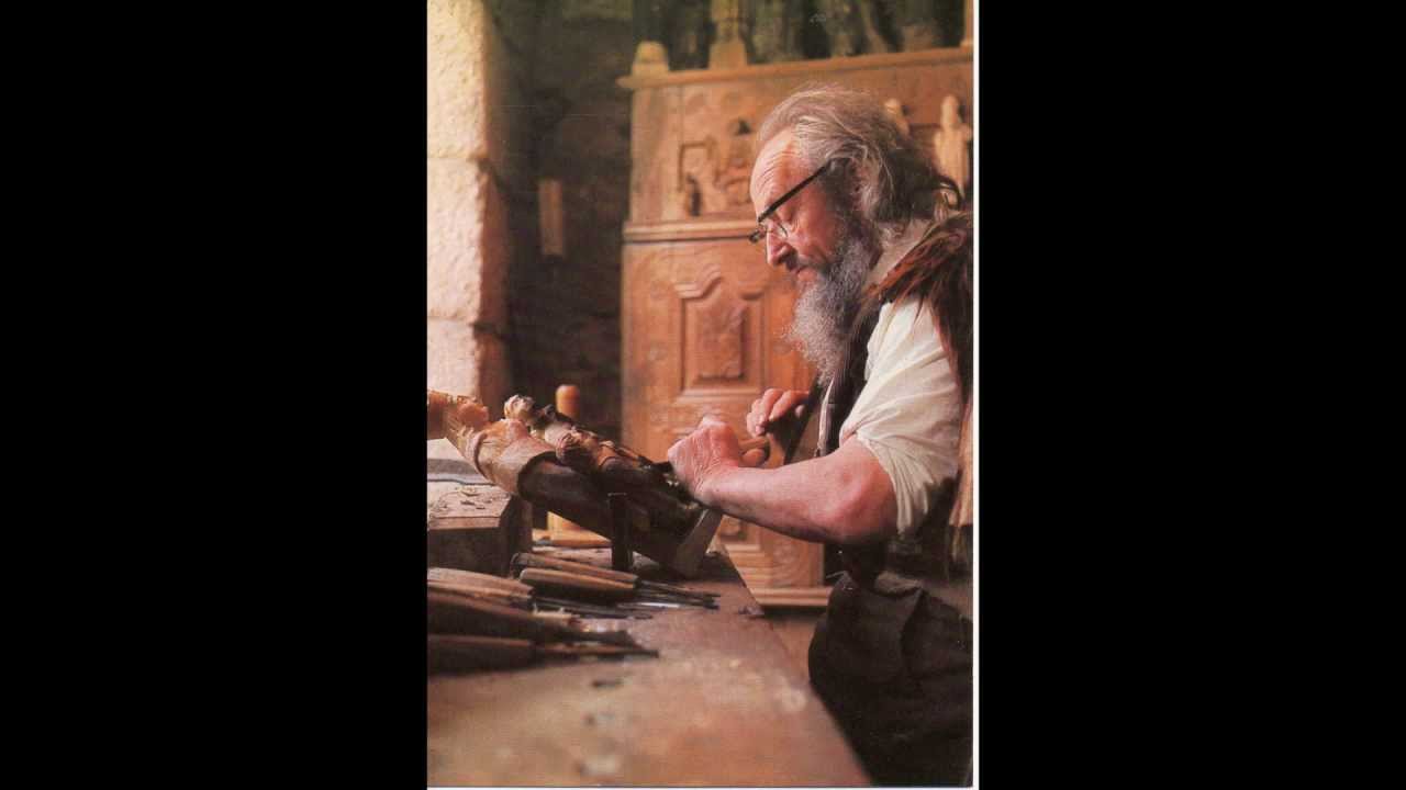 BRETAGNE FINISTERE JOB SCULPTEUR SUR BOIS IMAGIER DE LOCRONAN YouTube