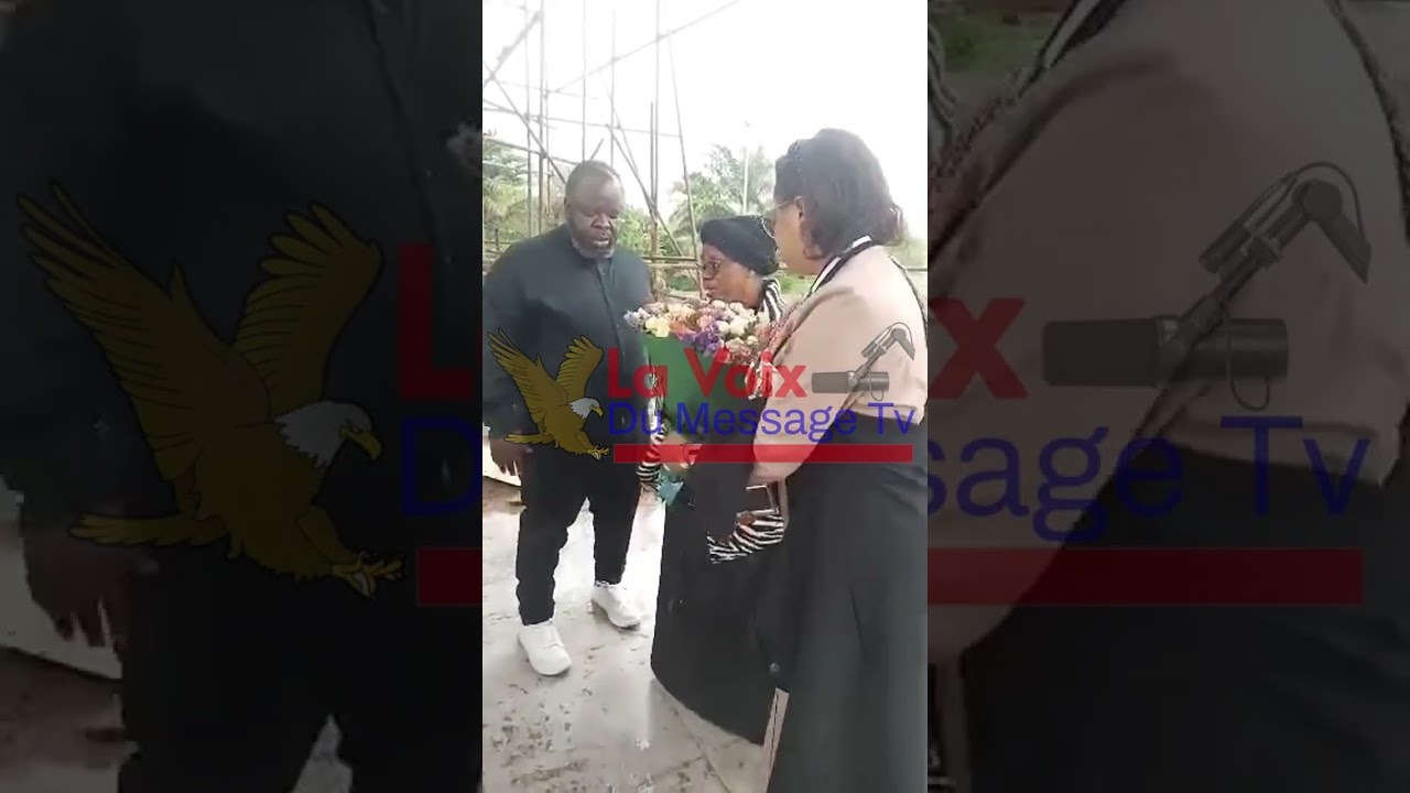 MAMAN APHO BARUTI SE REND A LA TOMBE DU PASTEUR BARUTI