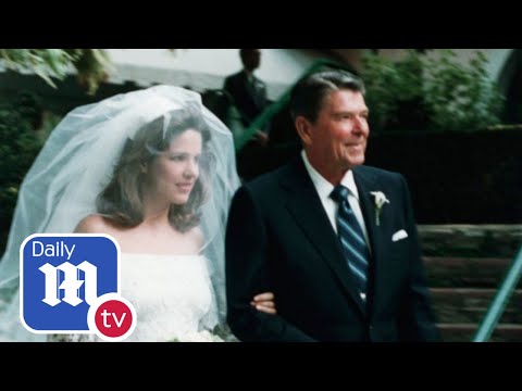 Video: Patrimonio netto di Ronald Reagan: Wiki, sposato, famiglia, matrimonio, stipendio, fratelli