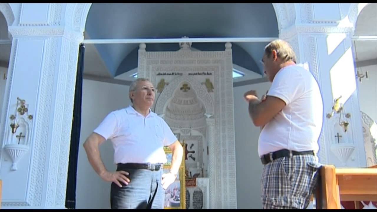 Beten für den Frieden -- Syrische Christen in Augsburg sorgen sich um ihre Glaubensbrüder