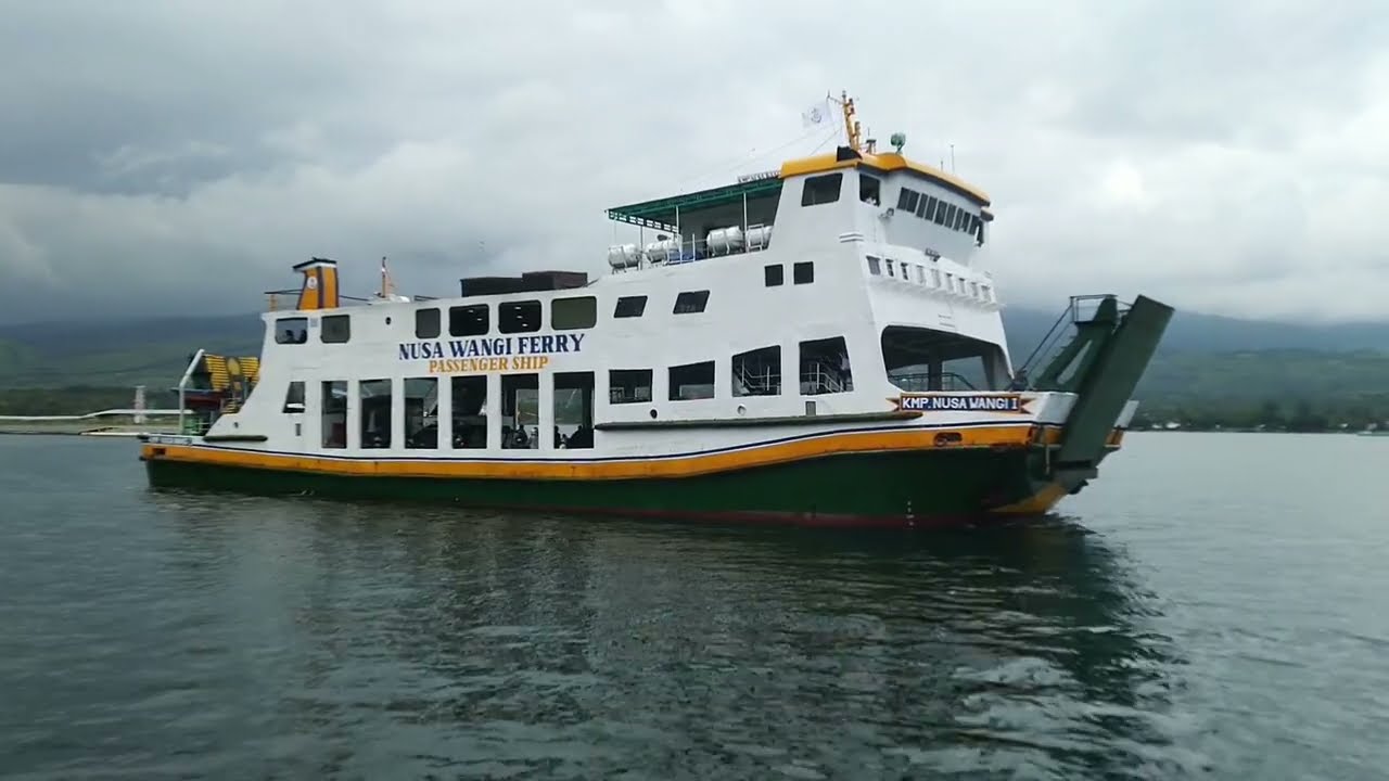Kmp Nusa Wangi | Docked at Kayangan Port | Sailing From Sumbawa | February 18,2023 | 04.35 p.m