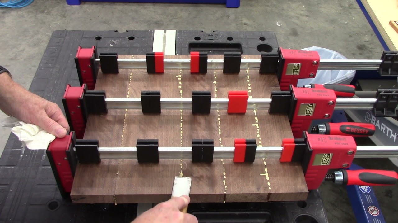 Насколько ровным может быть склеивание панелей?