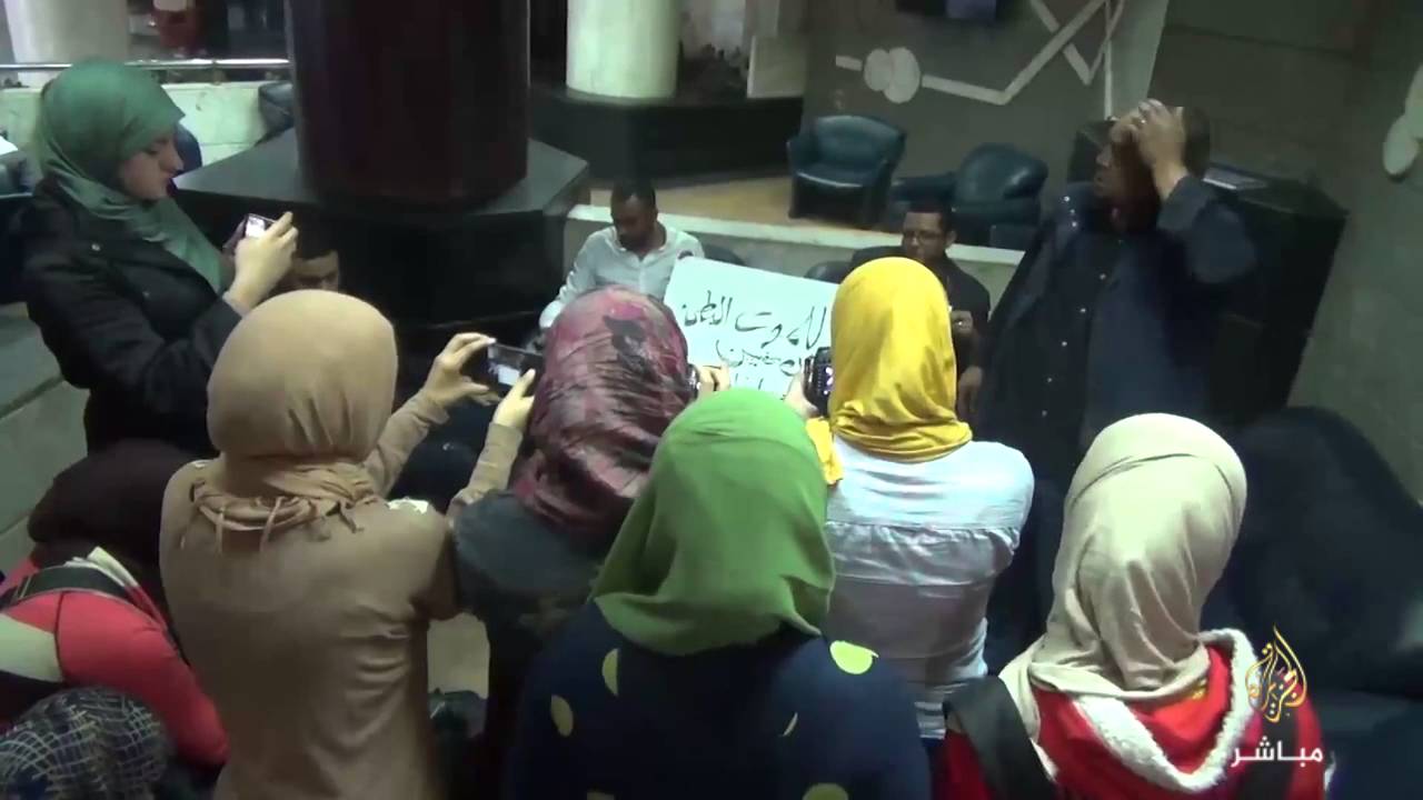 رئيس لجنة الحريات بنقابة الصحفيين يعلن دخوله في اعتصام مفتوح احتجاجاً علي اعتقال زملاؤه الصحفيين