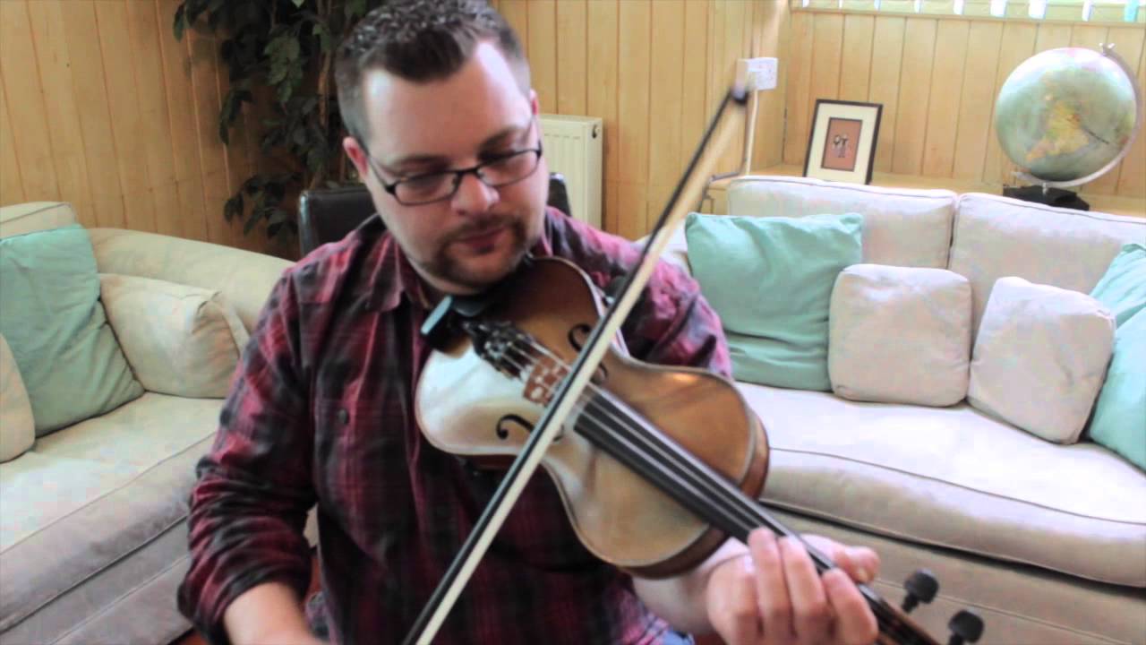 Rua Macmillan from Blazin' Fiddles teaching 'The Killarney Boys of Pleasure'