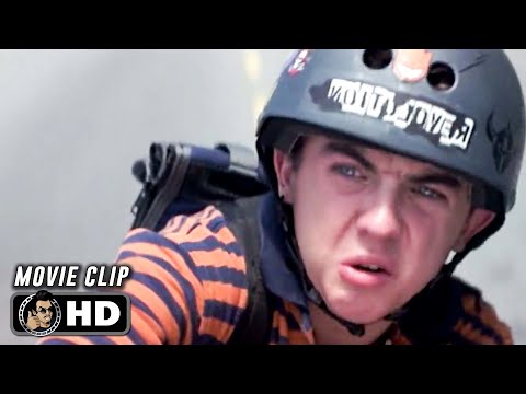 AGENT CODY BANKS Clip - "Skateboard" (2003) Frankie Muniz