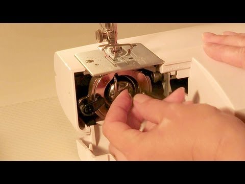Video: So Fädeln Sie Eine Nähmaschine Ein