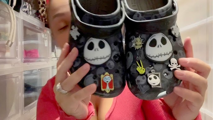 Karol G lanza su colección de sandalias de Crocs 