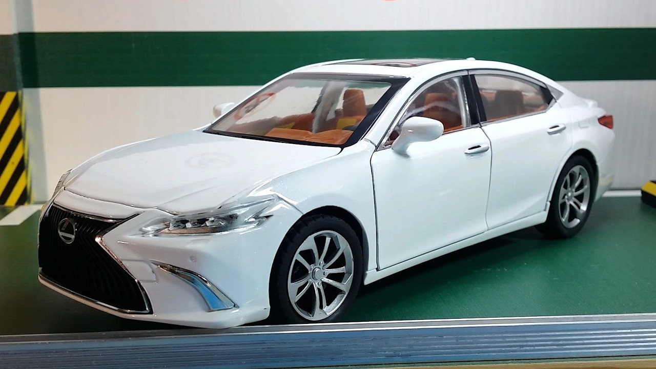 1/24 レクサス ES 300h （カスタム品） Reviewing the 1/24 Lexus ES 300h by Jinlifang - YouTube