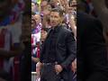 Simeone no pudo festejar el gol por culpa de Messi. #shorts