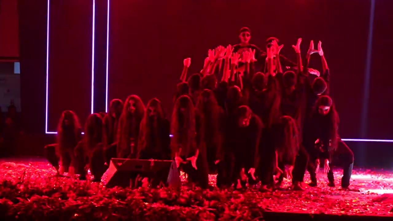 When Shadows Dance on Stage