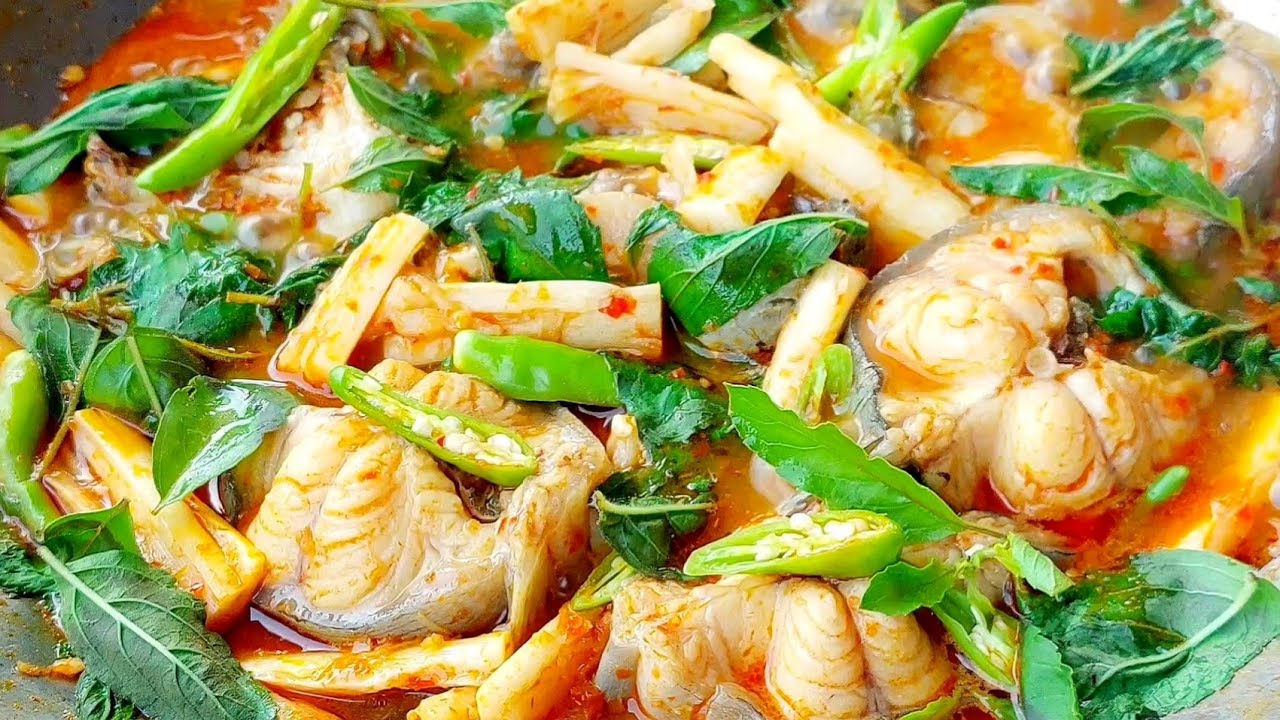 แกงปลาดุกหน่อไม้เปรี้ยวๆ อย่าลืมทำสิ่งนี้ก่อนทุกครั้งที่แกง แกงจะได้ออกมาเข้มข้นแตกมันสวยหอมน่าทาน