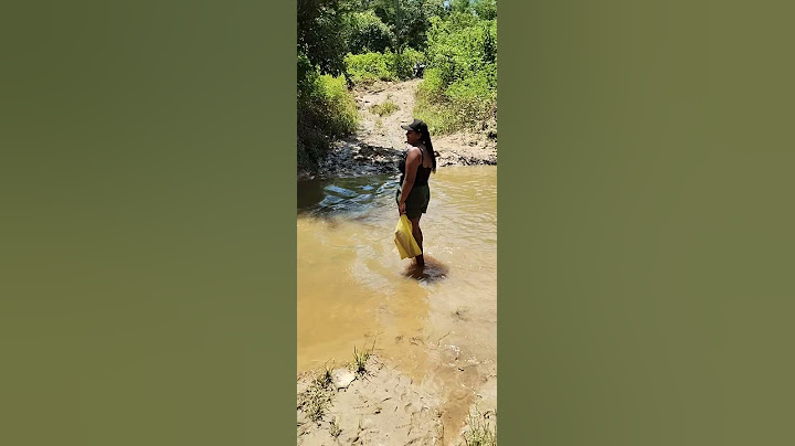 CHAGUINHA PESCADOR PASSANDO DE MOTO NO RIACHO DO PATONHO