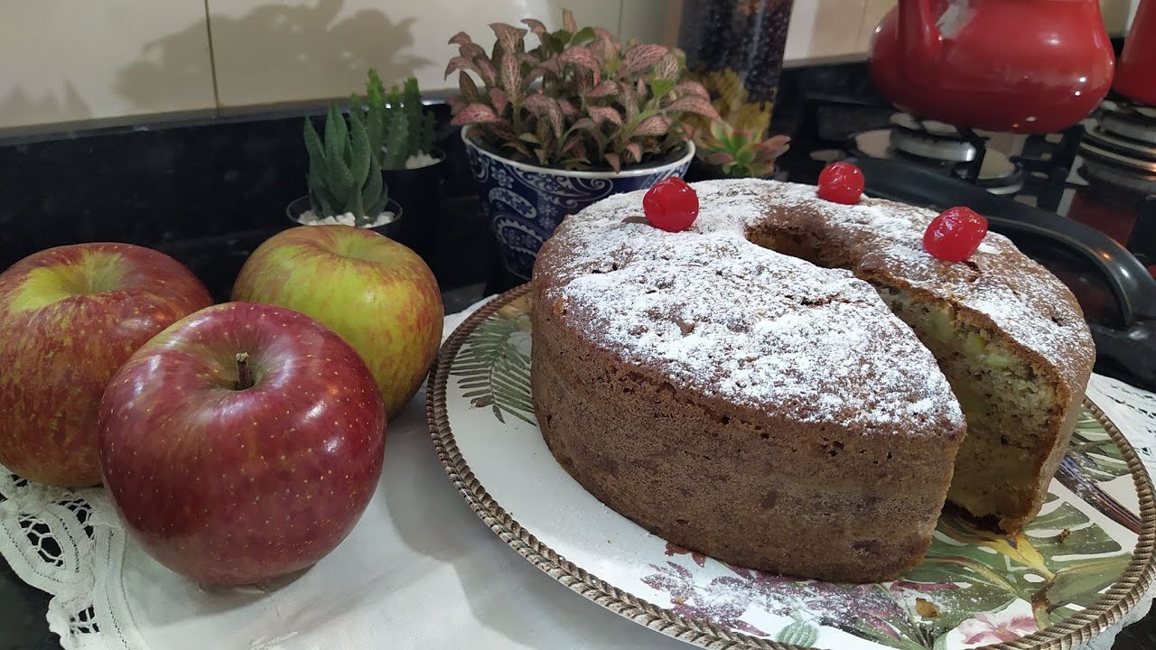 BOLO DE MAÇA COM NOZES.