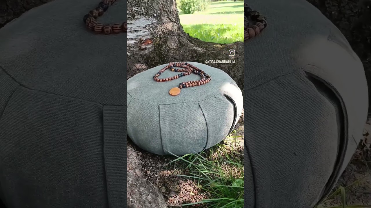 Meditation Cushion: Comfort, Support & Balance - Coussin de Méditation: Confort, Soutien & Équilibre