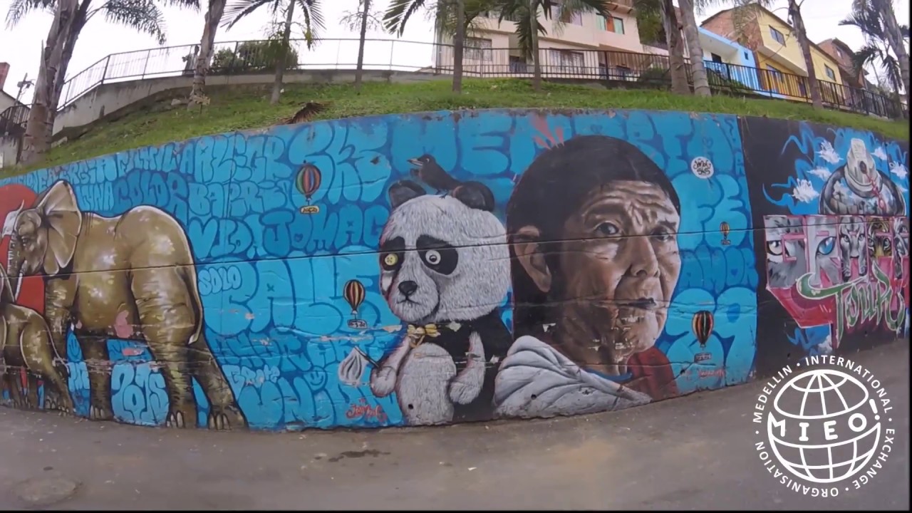 Comuna 13 Graffiti Tour by Mieo Colombia
