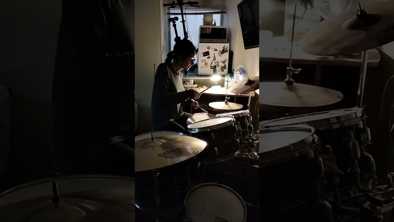 An 8th-note ride pattern.