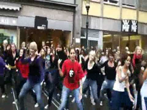 Flashmob Freiburg - Tanzschule Gutmann