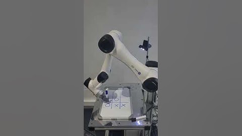DOBOT CR Robotic Arm Playing Tic-tac-toe