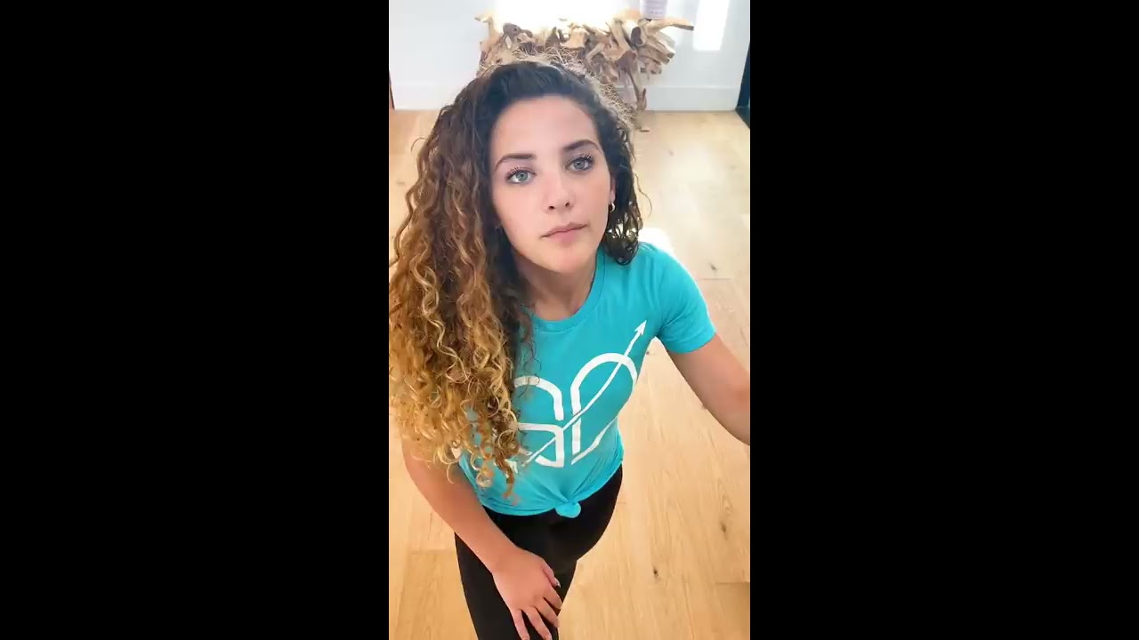 Rebecca Zamolo copies Sofie Dossi with contortion