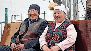 We live in a village with only 8 houses. Autumn in the village. How people live in Kazakhstan