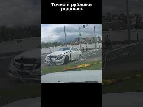Когда у тебя сильный ангел хранитель... #duraki #shorts