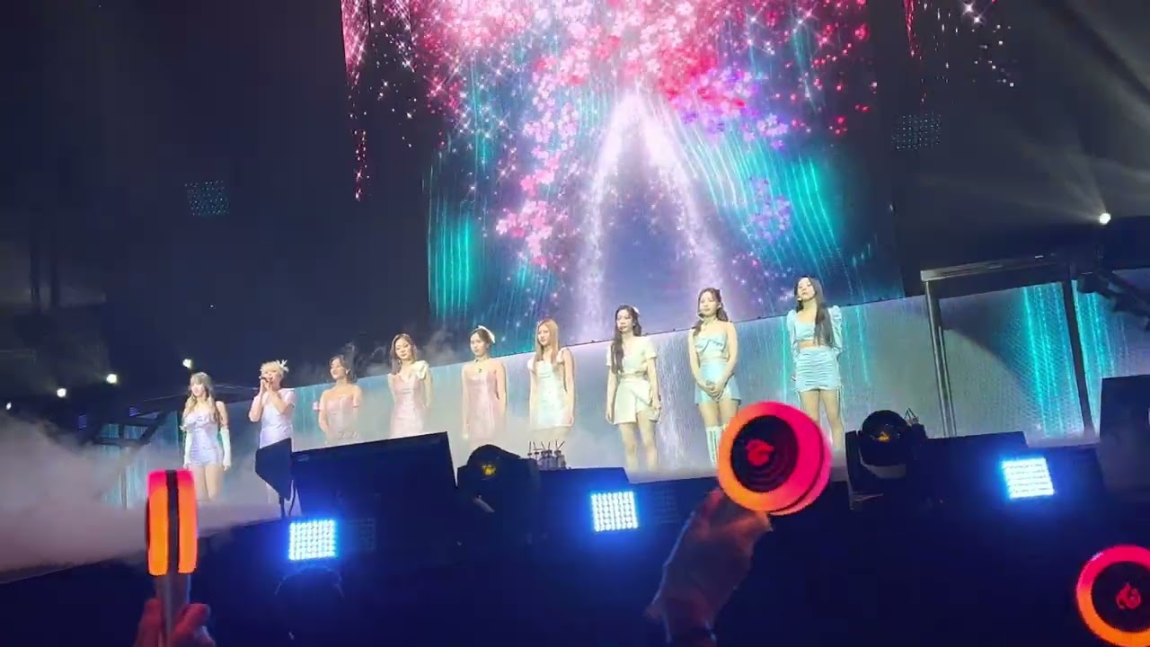 TWICE(트와이스) CACTUS + REWIND | 4th WORLD TOUR III | New York | Day 2 [FANCAM] 220227