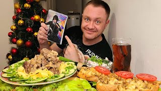 картинка: МУКБАНГ. ОБЖОР. БЕФСТРОГАНОВ ИЗ ГОВЯДИНЫ С ГРИБАМИ. КОММЕНТЫ. ЛАПША ЯИЧНАЯ, БУТЕРБРОДЫ С СЫРОМ. АСМР