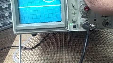 Tektronix 2235 - 100Mhz Dual Trace, Dual Time Base Oscilloscope