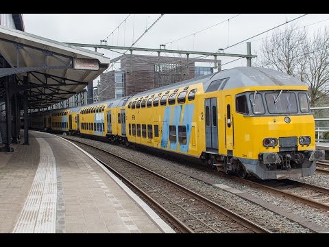 DDM-1 7201 + NS 1779 vertrekt uit Station Haarlem