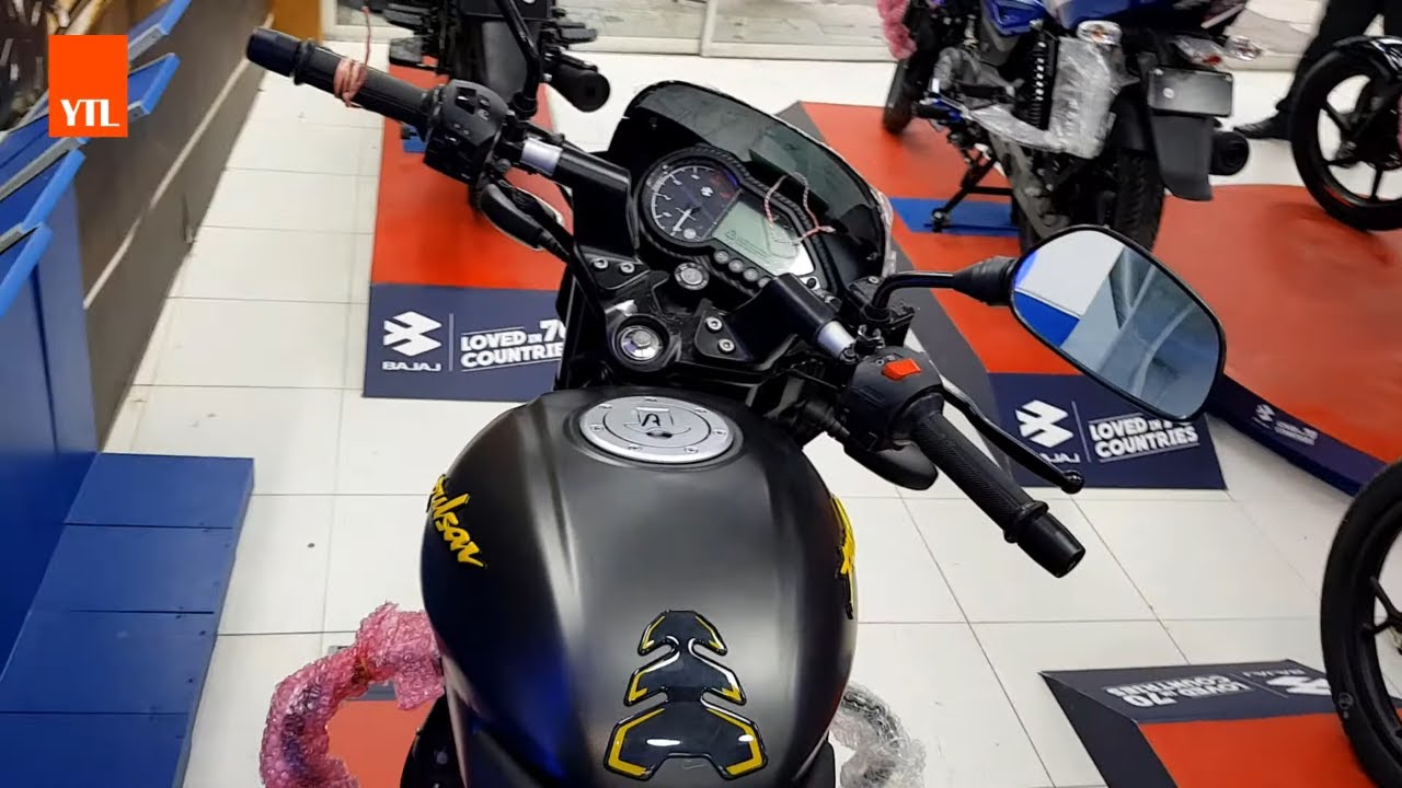 Pulsar 150 ( Neon ) Bajaj Bike View 2020