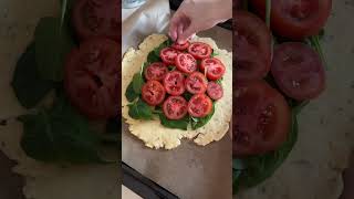 Галета С Помидорами И Моцареллой.