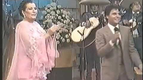 JUAN GABRIEL 😘 LO Que NO SE VIO TV En El Programa De LOLA BELTRÁN👍Ya al Final Fuera del Aire   198
