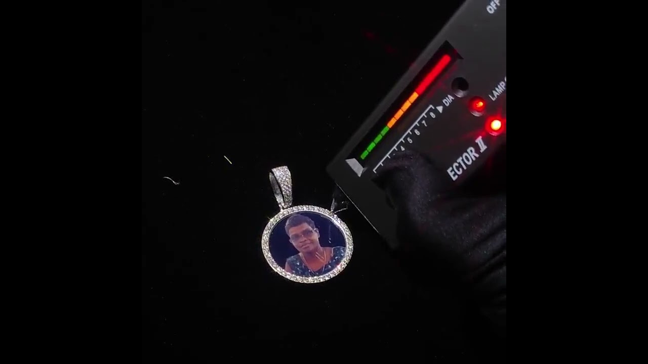 Hight Quality VVS Moissanite Photo Pendant  Custom Round Picture Frame Pendant Necklace Gift