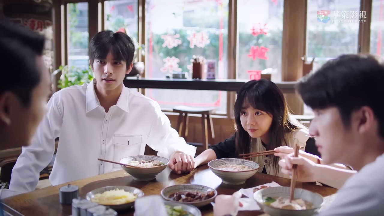 Лин Сяо публично объявляет о своих отношениях с Цзяньцзянь, оставляя отца Ли в полном недоумении!