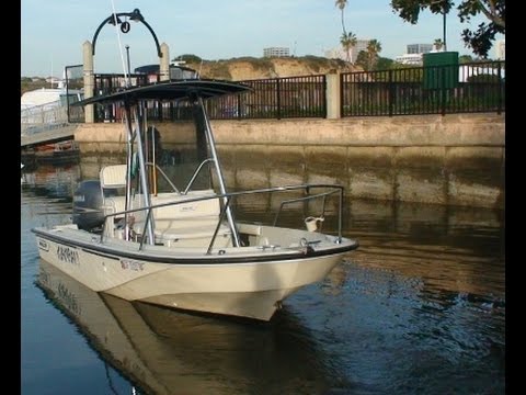 Boston Whaler 190 Outrage Looks Features Tour By South Mountain Yachts Youtube
