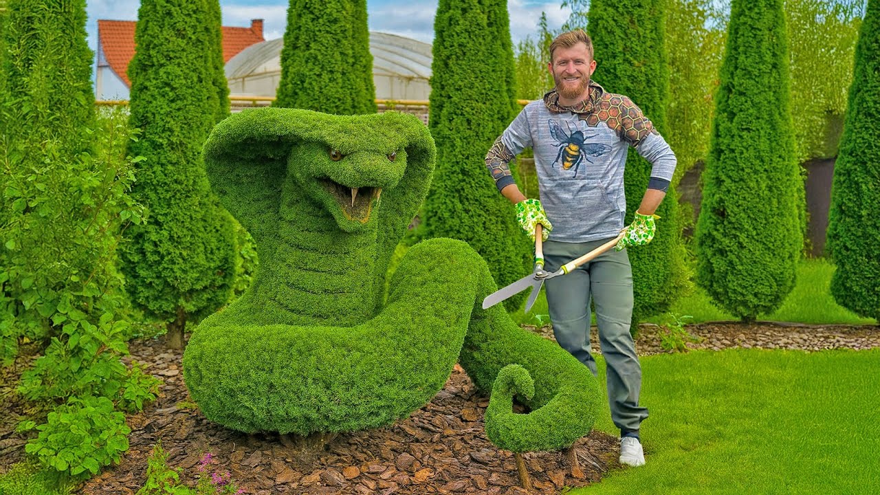 Topiary Gone WILD — Cobra Edition