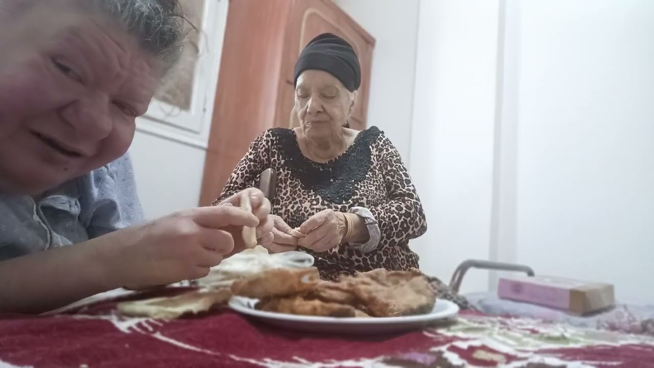 اكله سمك مقلي بلطي،،،،،👍👍👍🙏🙏🙏🙏🙏