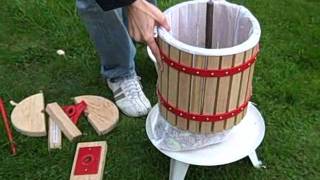 How to make Apple Juice using a Fruit Press and Crusher How to make Apple Juice using a Fruit Press and Crusher