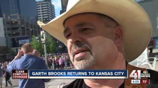 Garth Brooks mania hits Kansas City